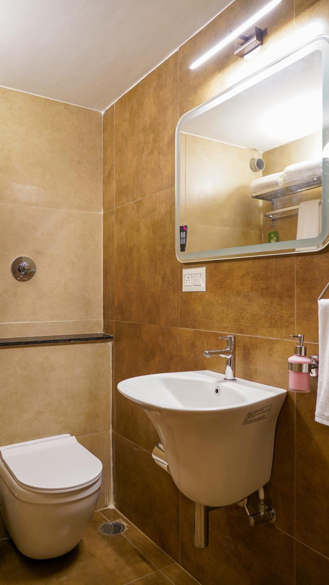 Olive Hotel Millers Road By Embassy Group Bangalore Esterno foto