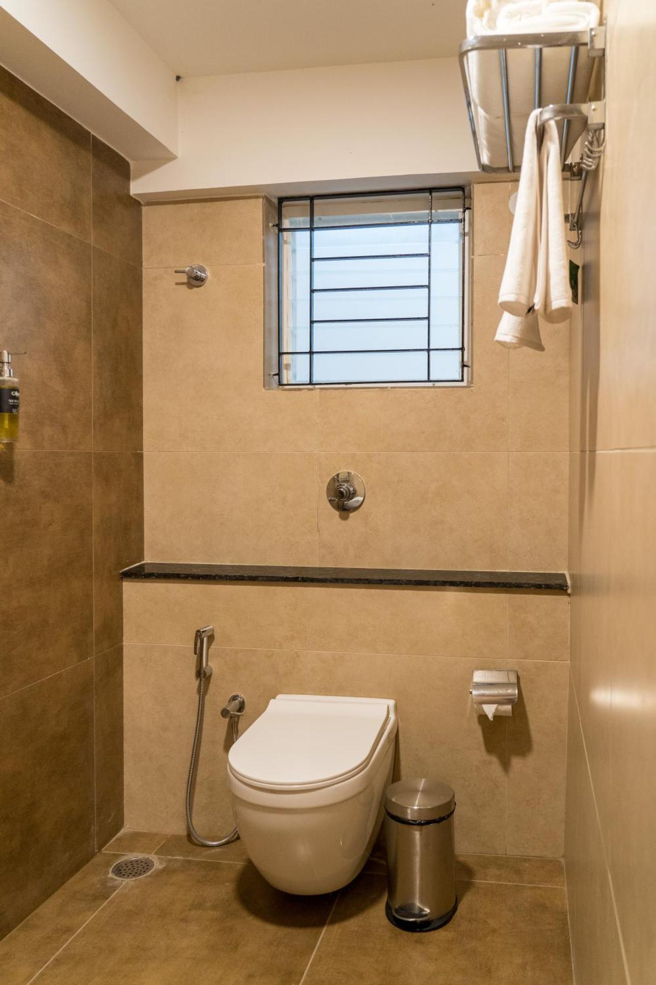 Olive Hotel Millers Road By Embassy Group Bangalore Esterno foto