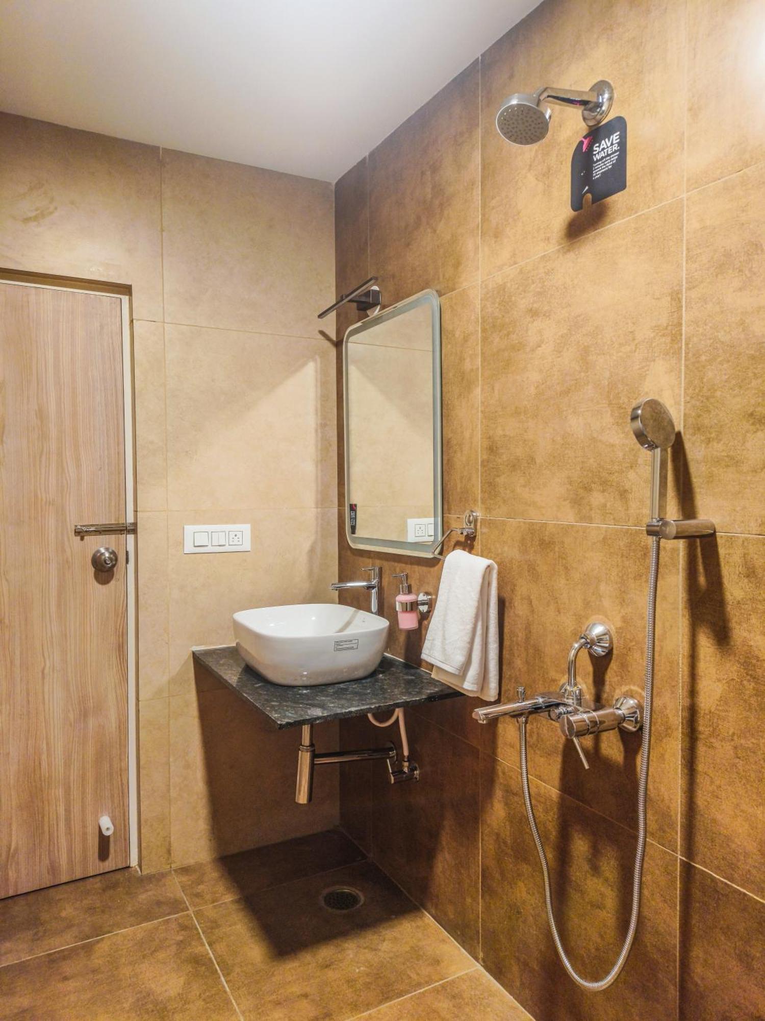 Olive Hotel Millers Road By Embassy Group Bangalore Esterno foto