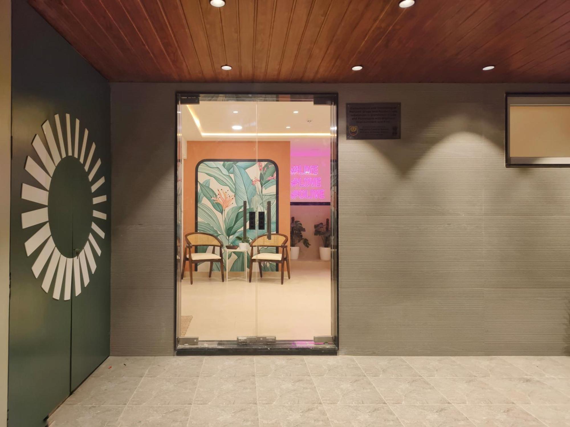 Olive Hotel Millers Road By Embassy Group Bangalore Esterno foto